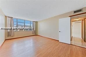 2025 NE 164th St 904 photo 17