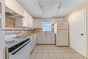2025 NE 164th St 904 photo 9