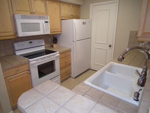 815 W Boynton Beach Boulevard 10-103 photo 8