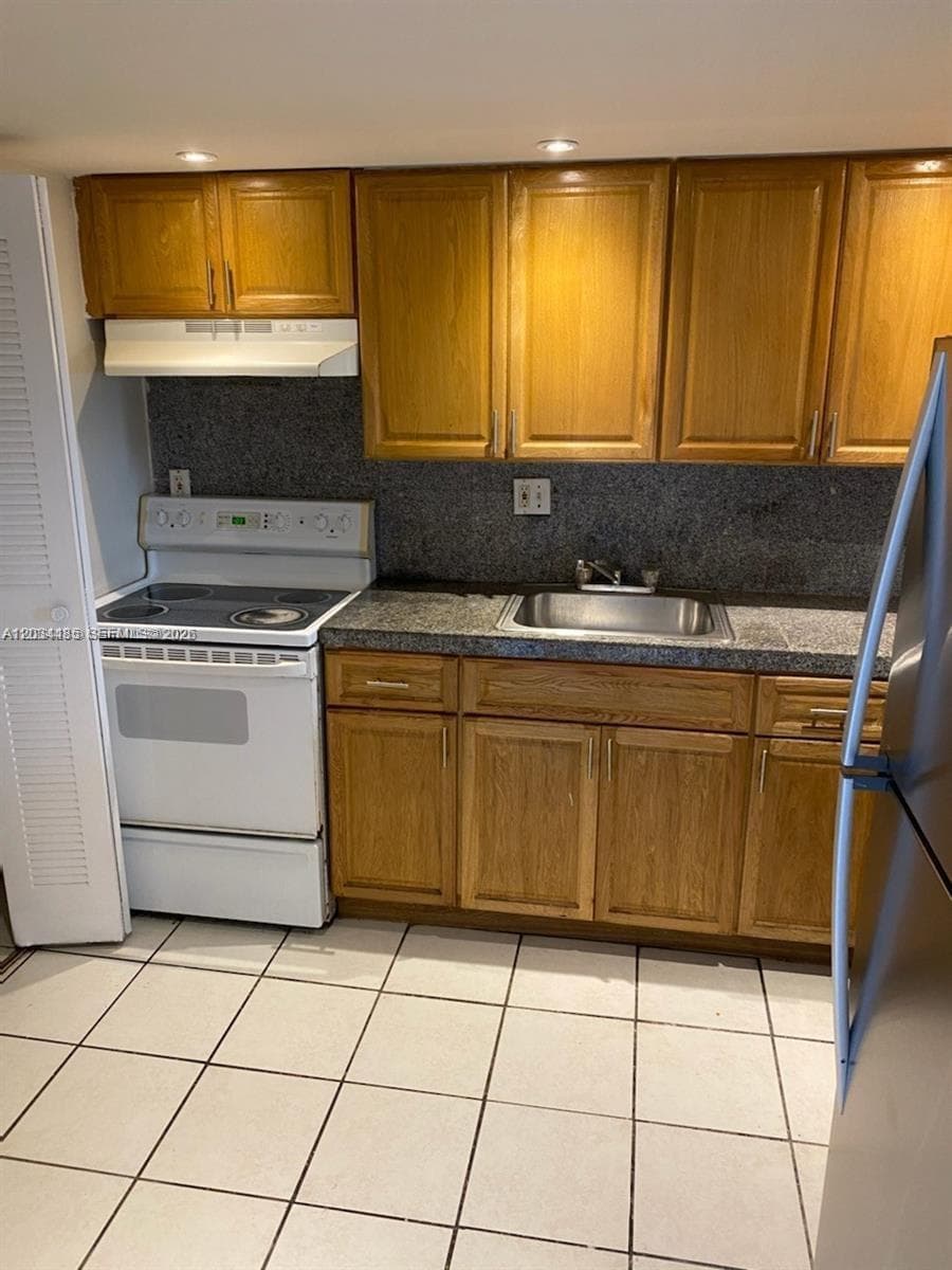2903 N Miami Beach Blvd 505 photo 3
