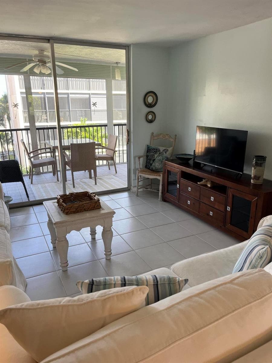 740 E Ocean Avenue photo 9