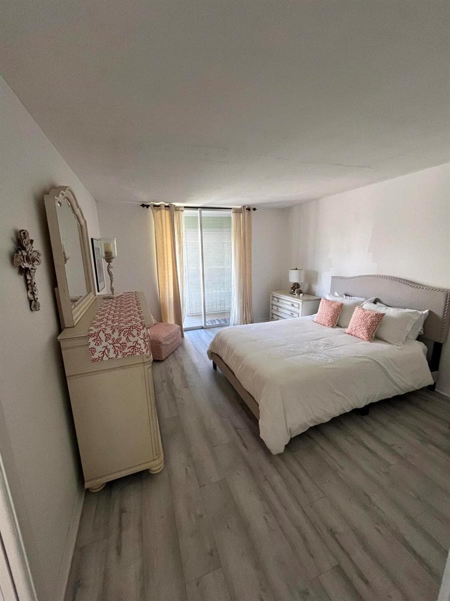 740 E Ocean Avenue photo 11