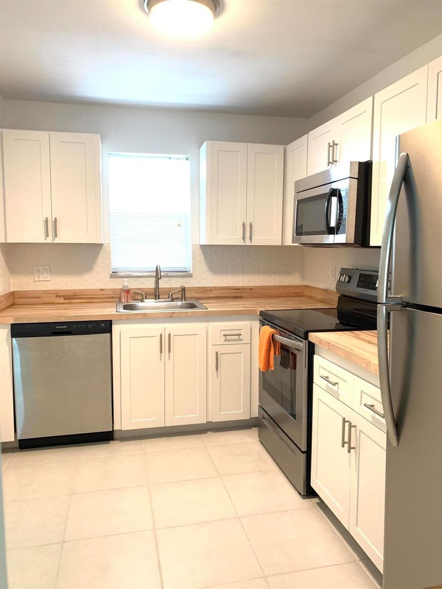 740 E Ocean Avenue photo 4