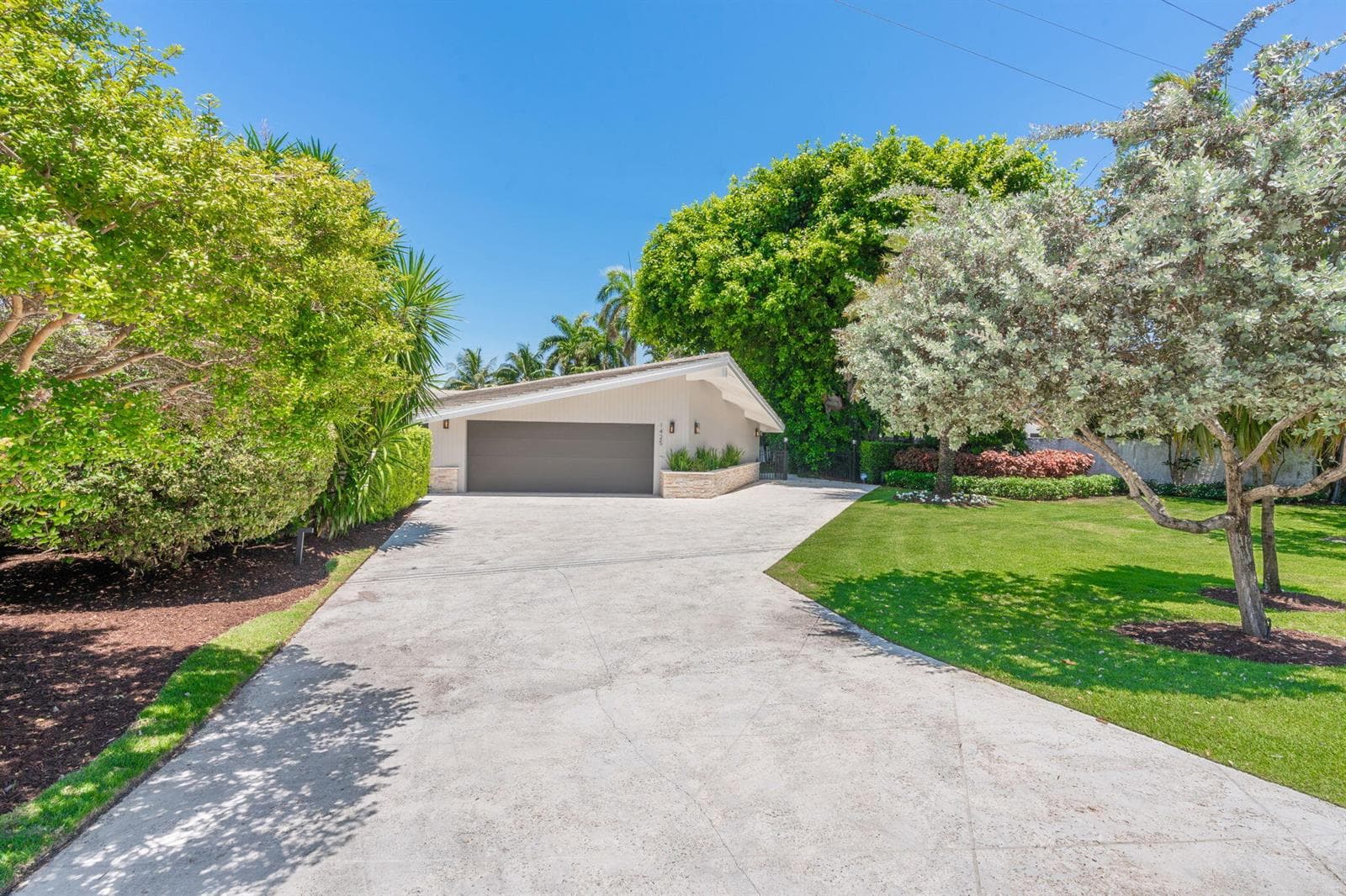 1425 Middle River Drive 2