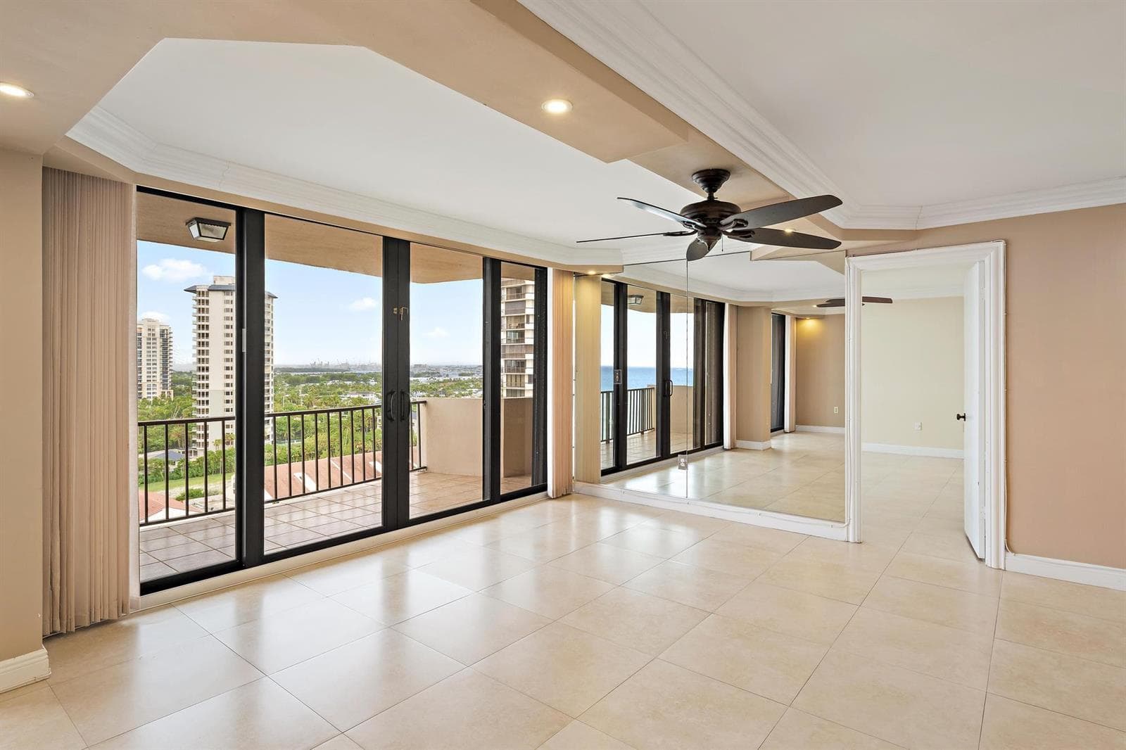 4200 N Ocean Drive 1-1404 photo 4