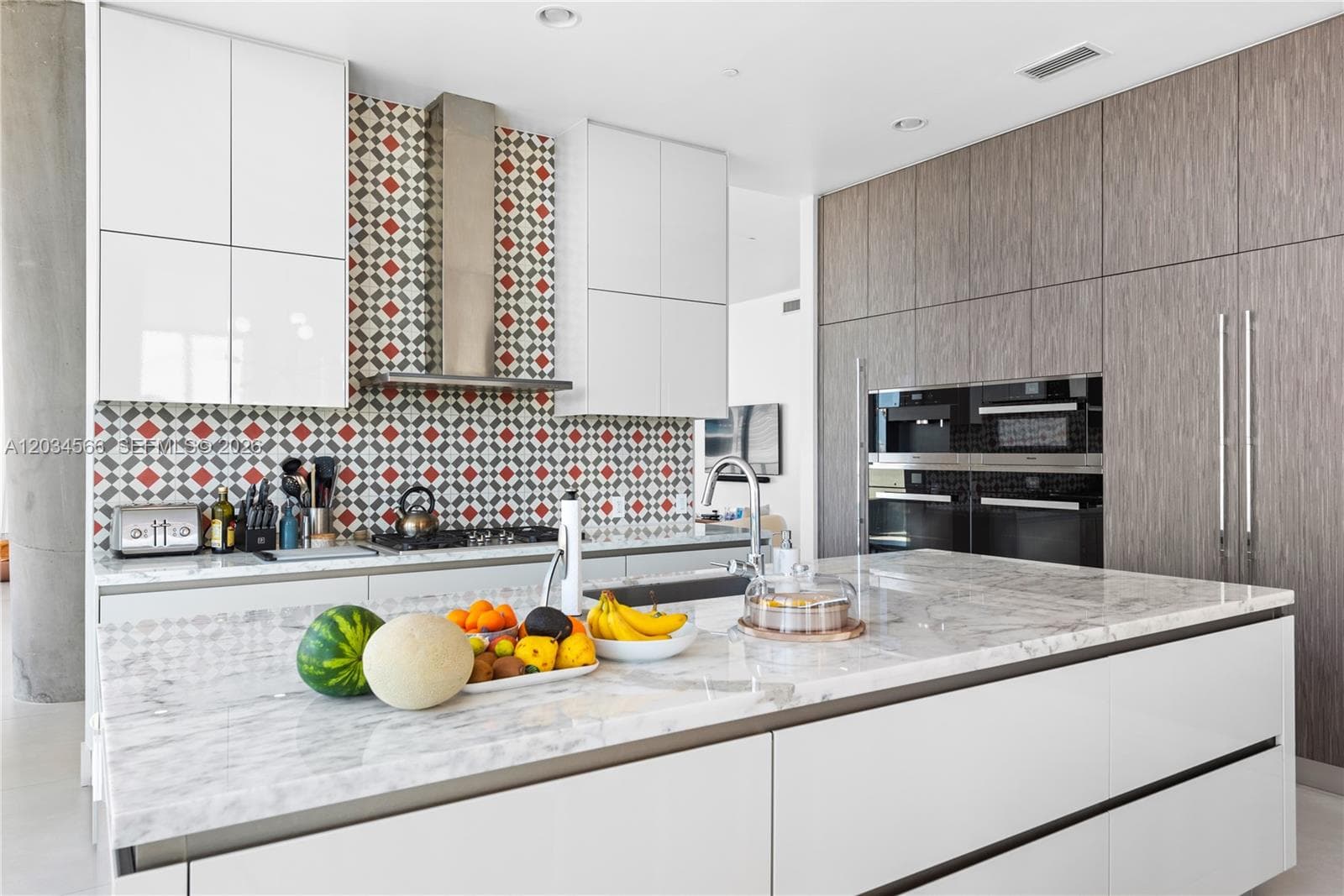 2669 S Bayshore Dr 1503N photo 17