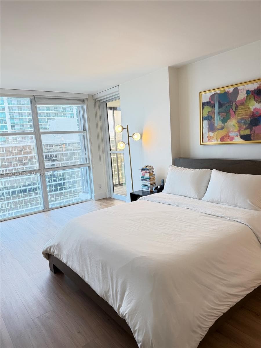 1925 Brickell Ave 2011 photo 20