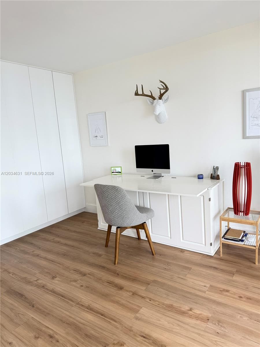 1925 Brickell Ave 2011 photo 15