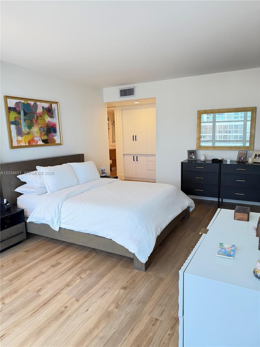1925 Brickell Ave 2011 photo 19