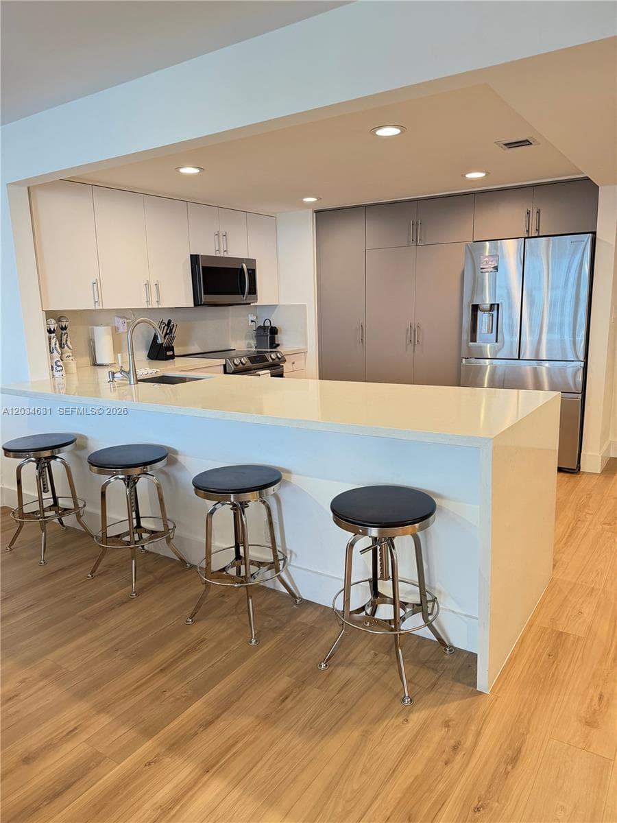 1925 Brickell Ave 2011 photo 8