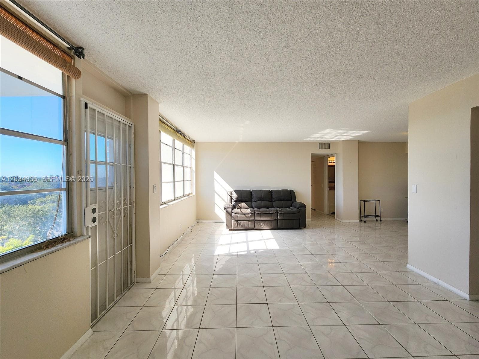 2025 NE 164th St 503 photo 12