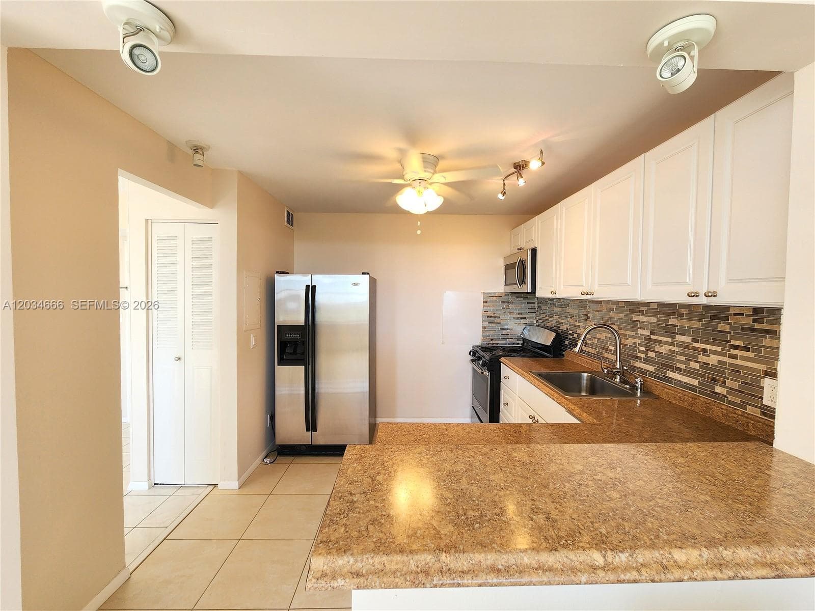 2025 NE 164th St 503 photo 7