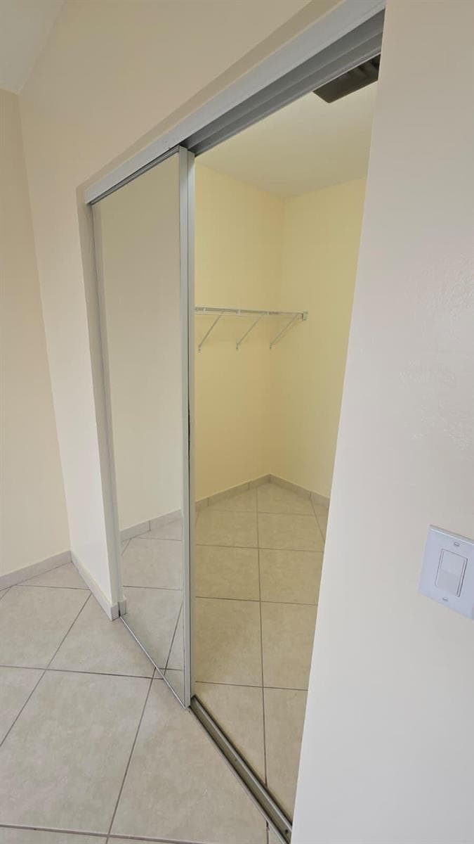 105 S Riverside Drive 402 photo 23
