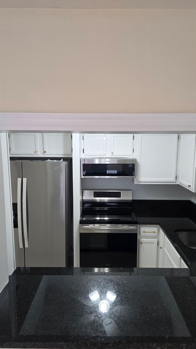 105 S Riverside Drive 402 photo 9