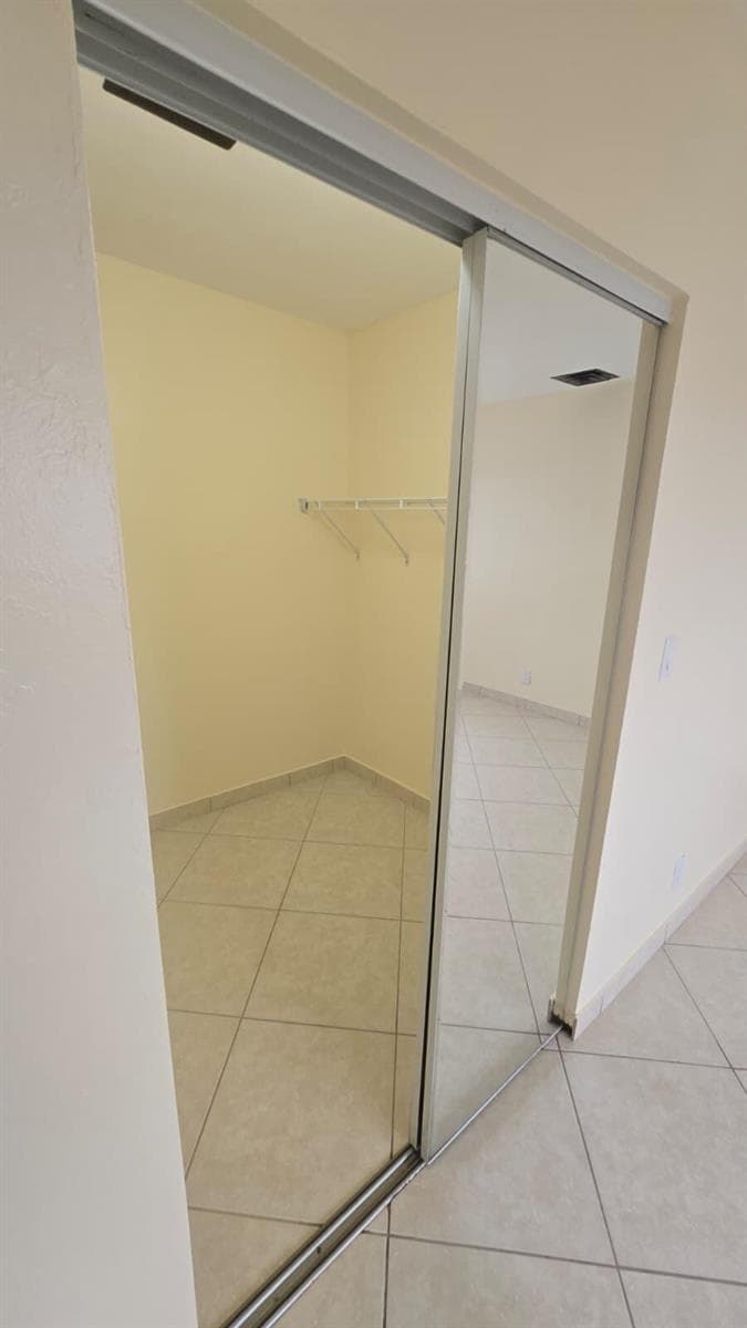 105 S Riverside Drive 402 photo 24