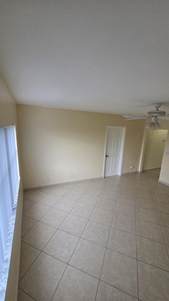 105 S Riverside Drive 402 photo 18