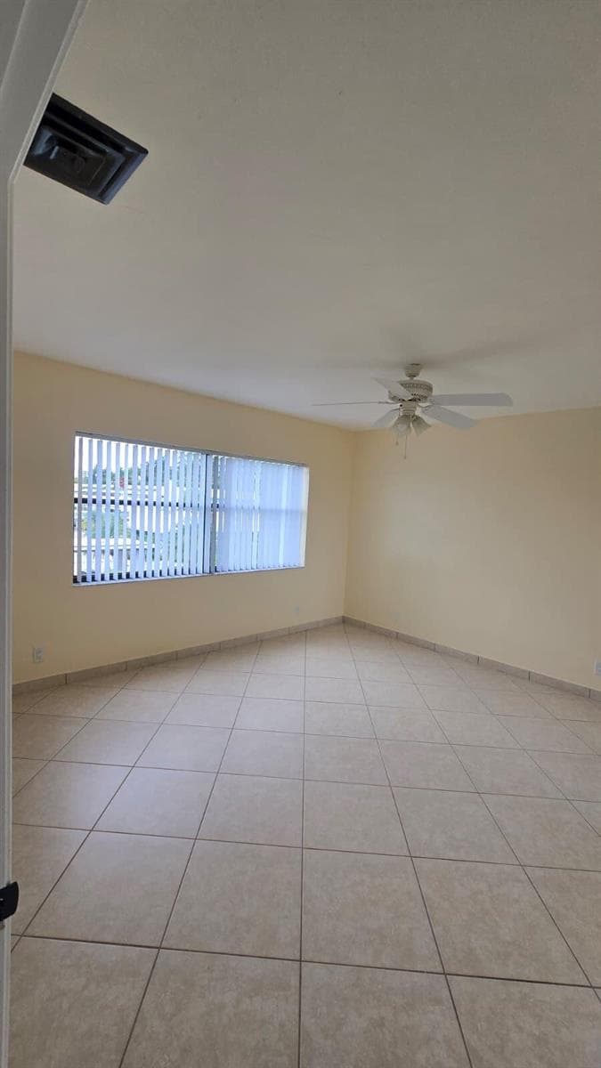 105 S Riverside Drive 402 photo 19