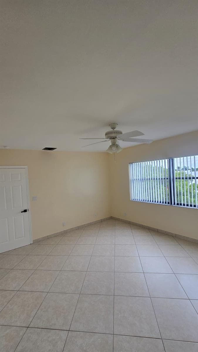 105 S Riverside Drive 402 photo 25