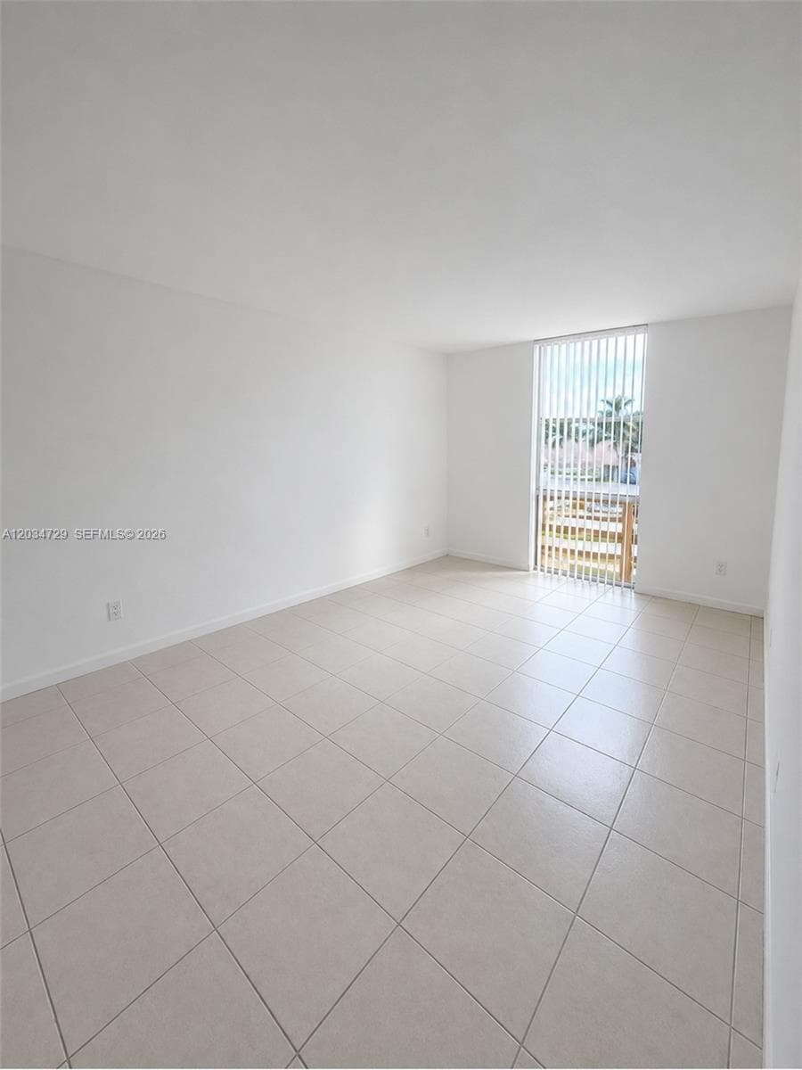 13499 Biscayne Blvd 504 photo 9