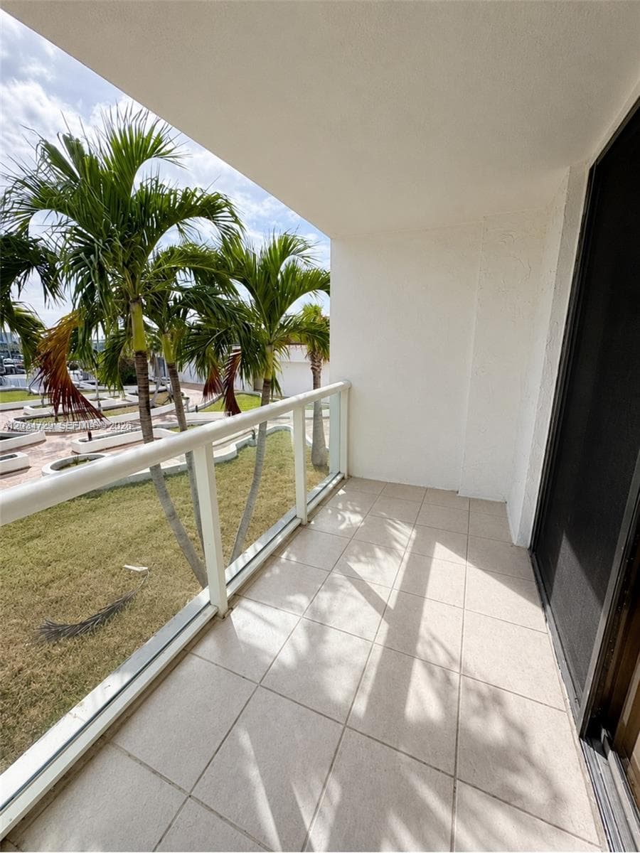 13499 Biscayne Blvd 504 photo 14