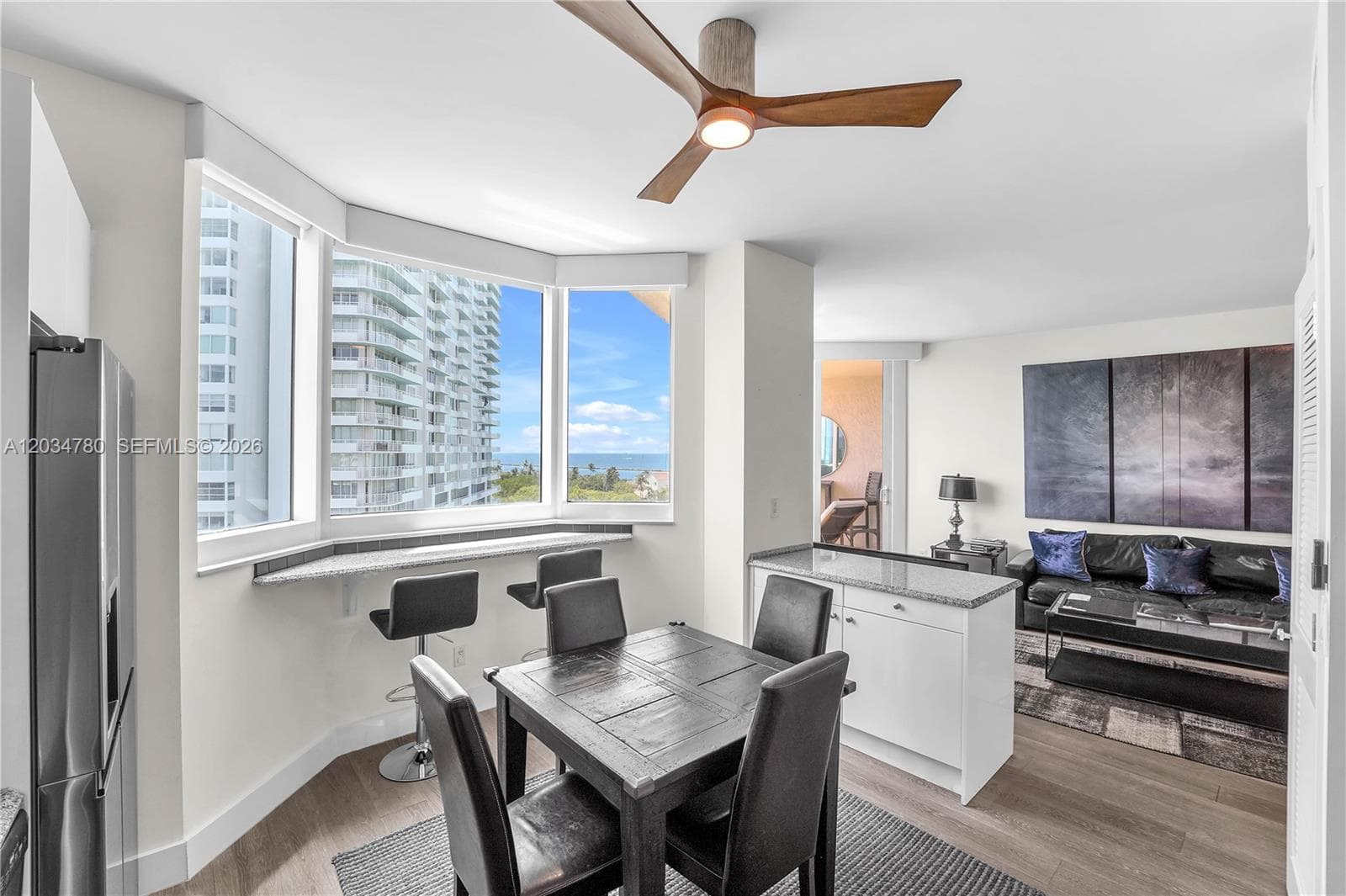 300 S POINTE DR 809 photo 12