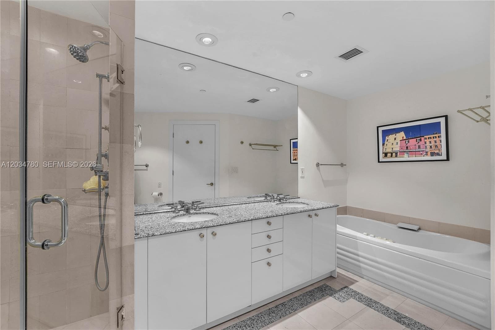 300 S POINTE DR 809 photo 19