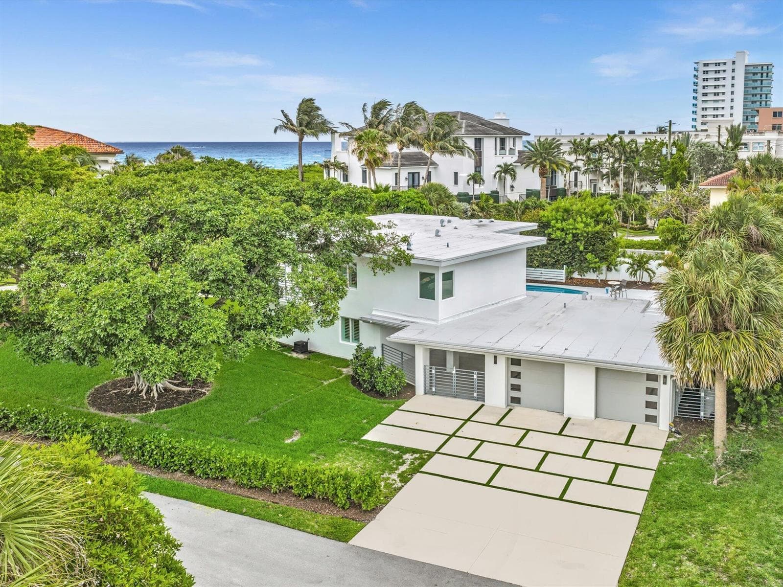 1903 Bay Drive photo 3