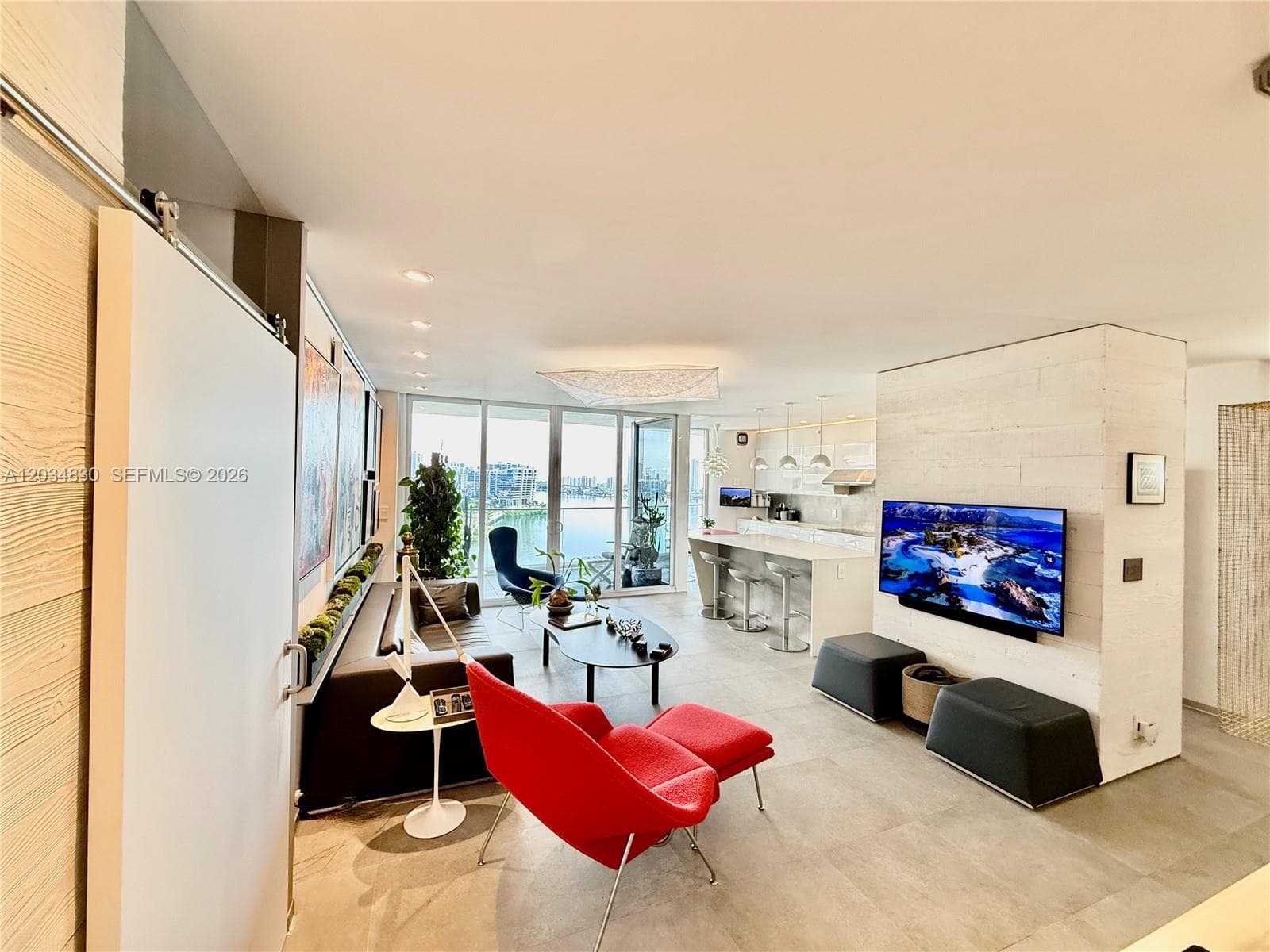 2800 Island Blvd 1803 photo 6