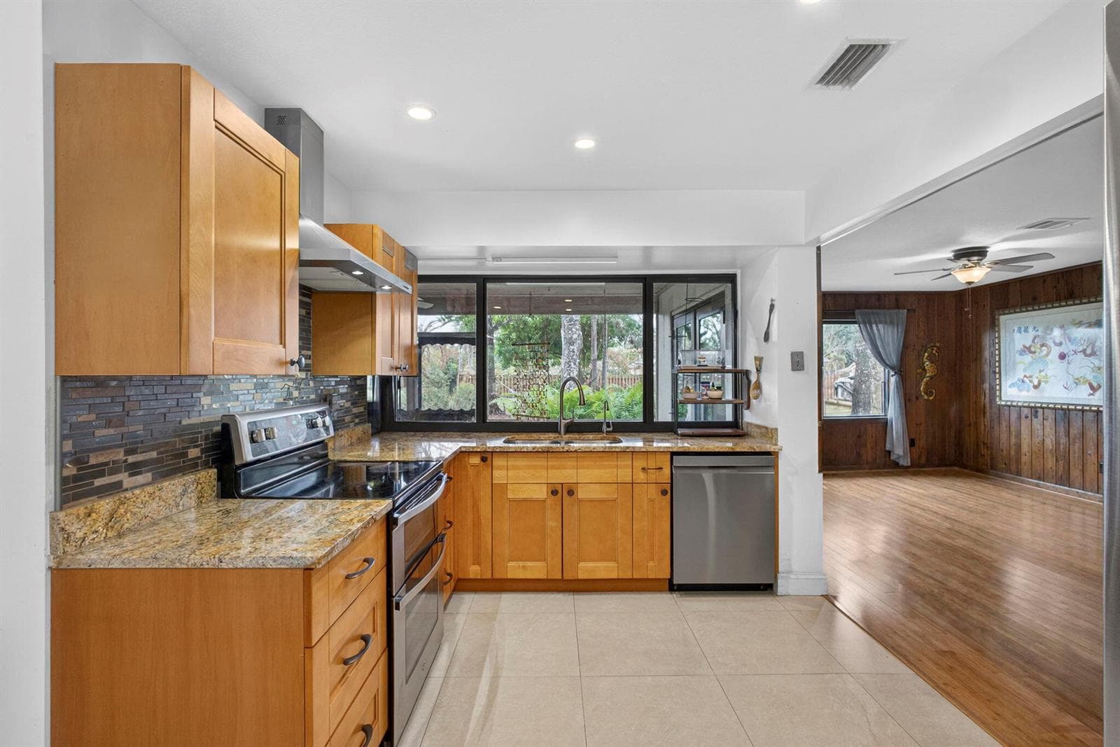 749 W Rambling Drive photo 12