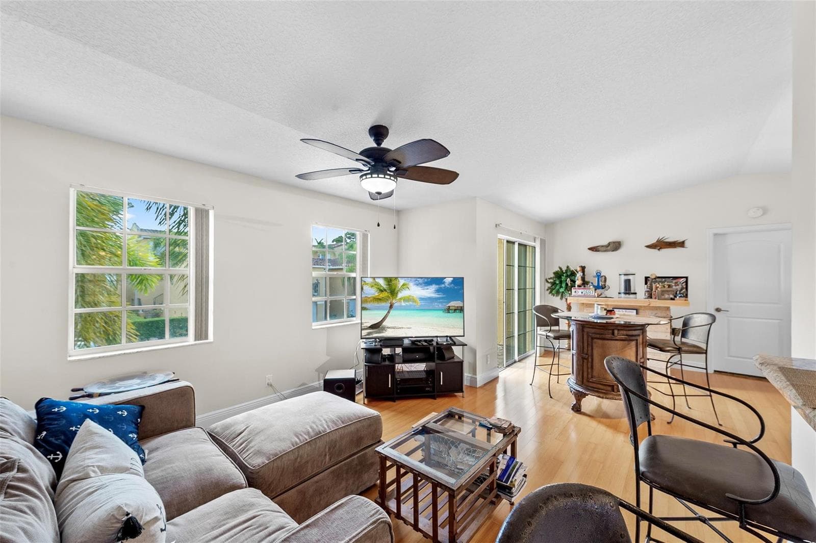 1035 Lake Shore Drive 105 photo 6