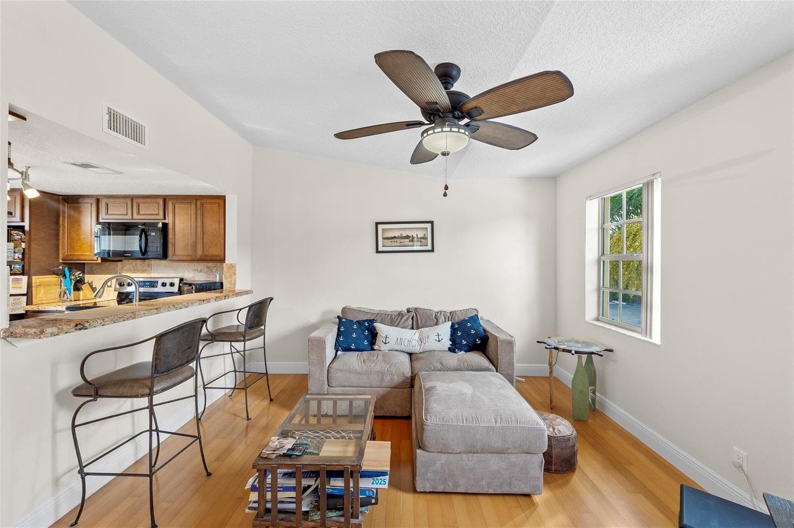 1035 Lake Shore Drive 105 photo 5