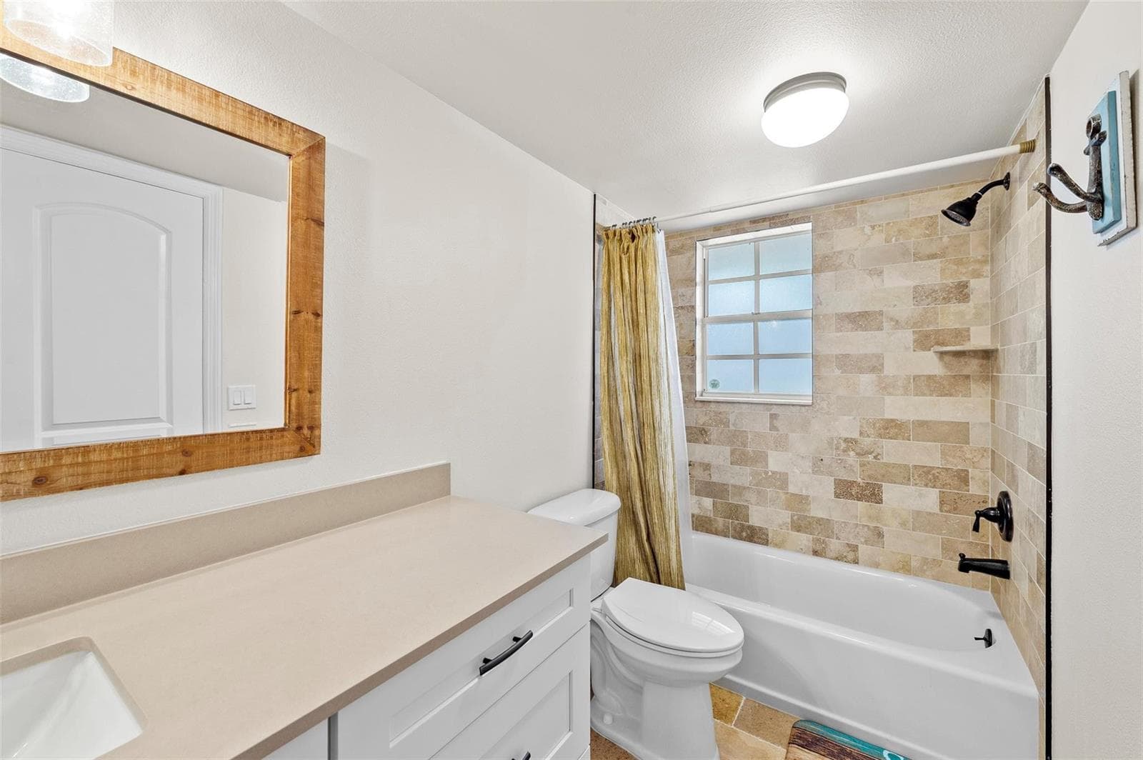 1035 Lake Shore Drive 105 photo 20