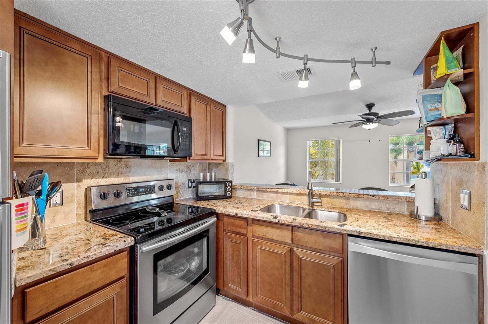 1035 Lake Shore Drive 105 photo 11