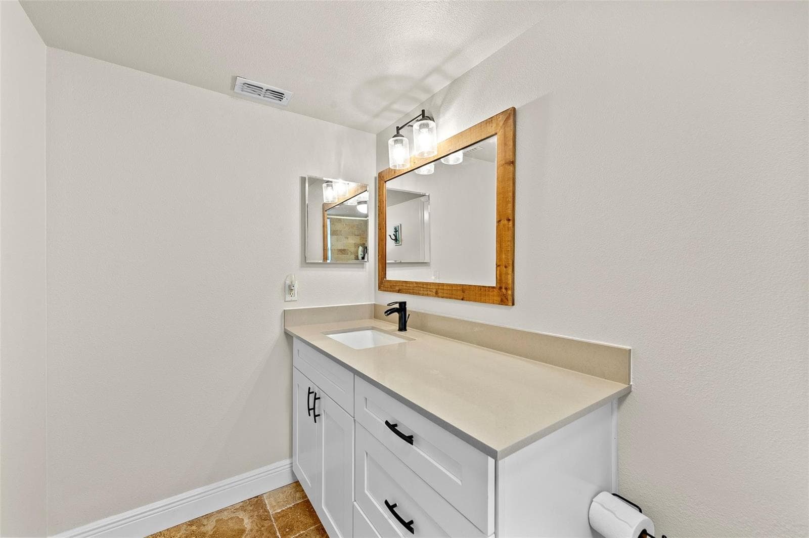1035 Lake Shore Drive 105 photo 19