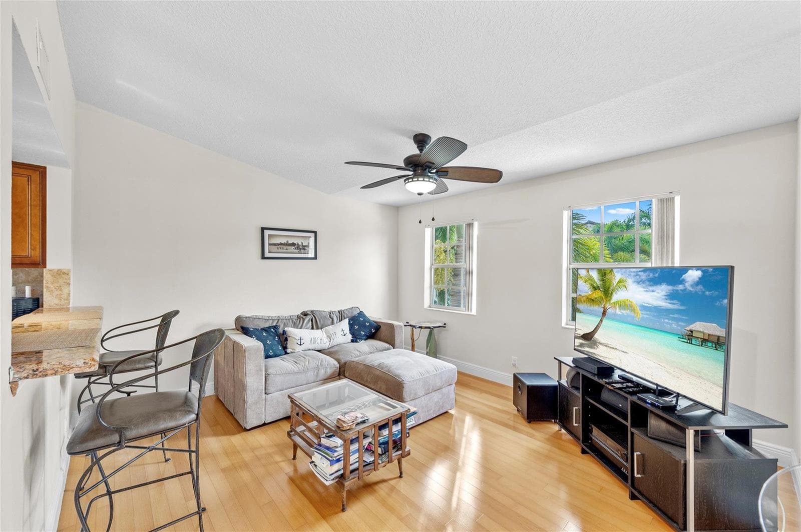 1035 Lake Shore Drive 105 photo 4