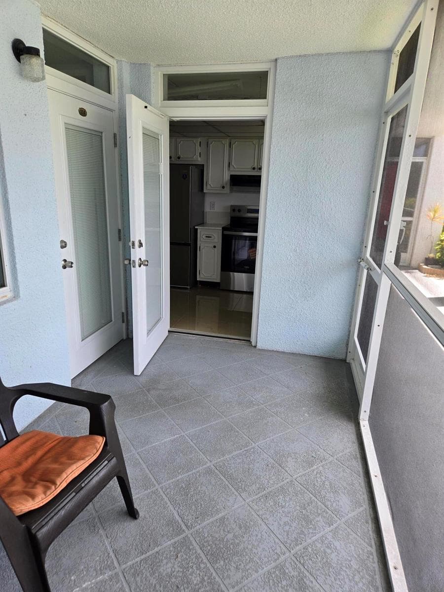 104 Paradise Harbour Boulevard 114 photo 22