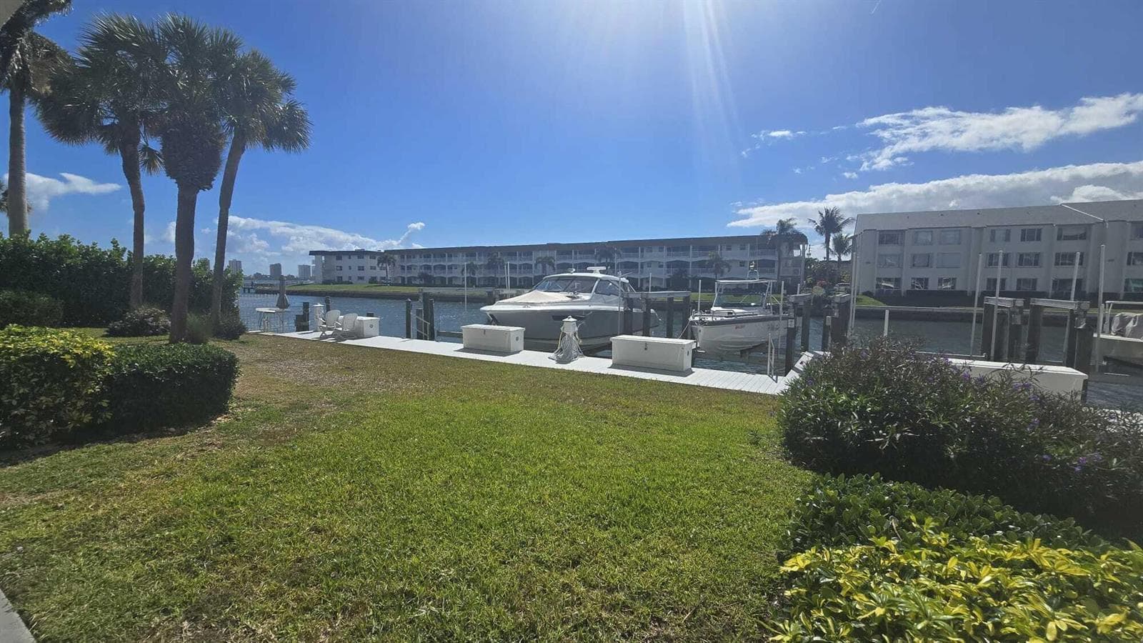 104 Paradise Harbour Boulevard 114 photo 3