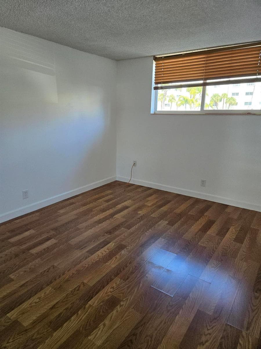 104 Paradise Harbour Boulevard 114 photo 9