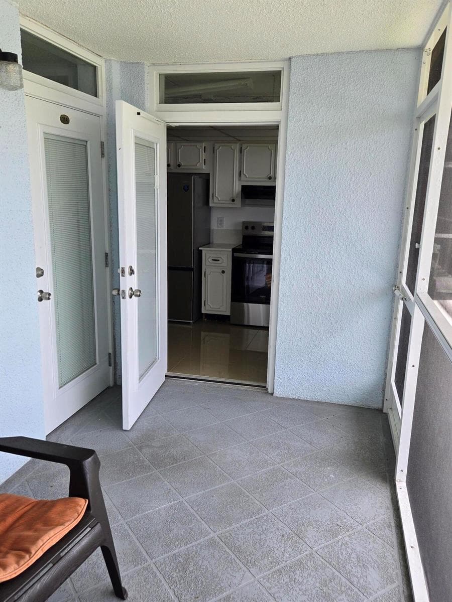 104 Paradise Harbour Boulevard 114 photo 24