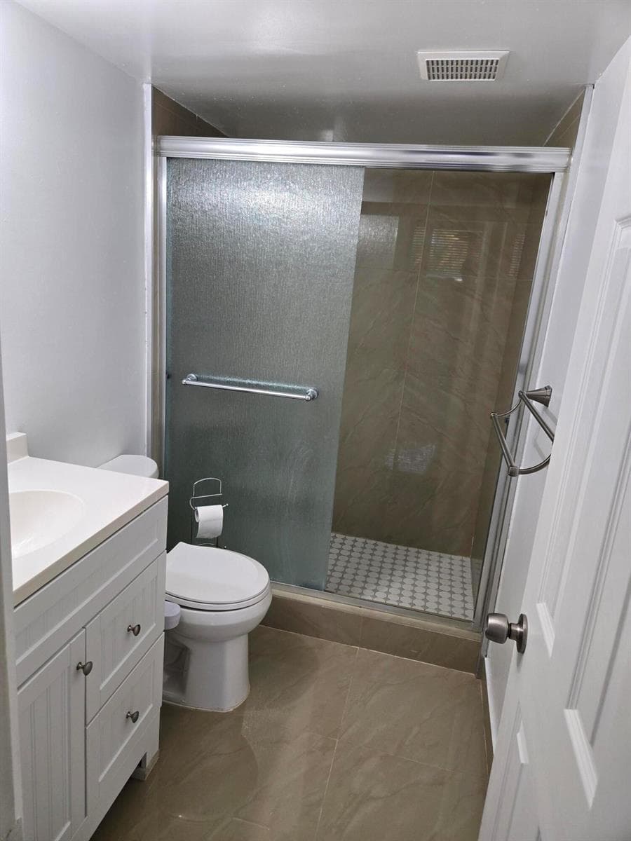 104 Paradise Harbour Boulevard 114 photo 14