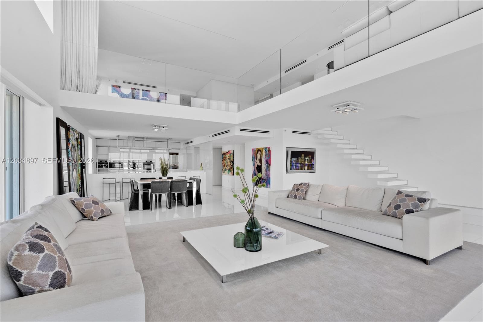 10 Venetian Way PH04 photo 2