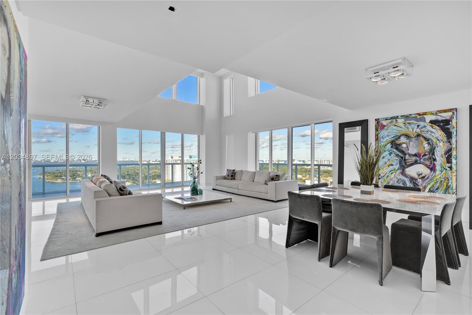 10 Venetian Way PH04 photo 3