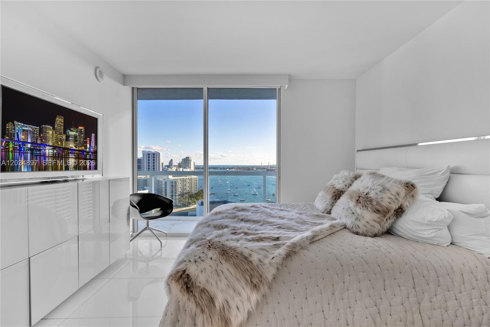 10 Venetian Way PH04 photo 20