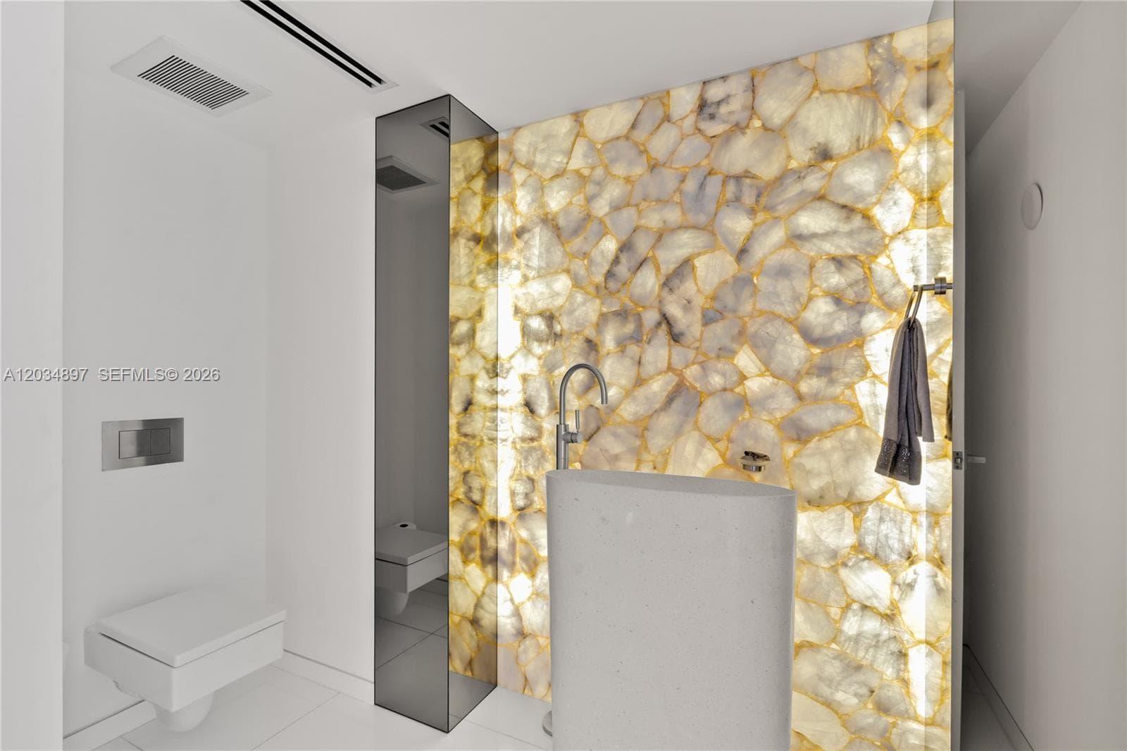 10 Venetian Way PH04 photo 10
