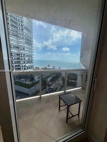 9595 Collins Ave N8-I photo 2