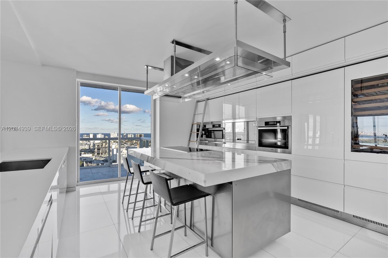 10 Venetian Way PH04 photo 20