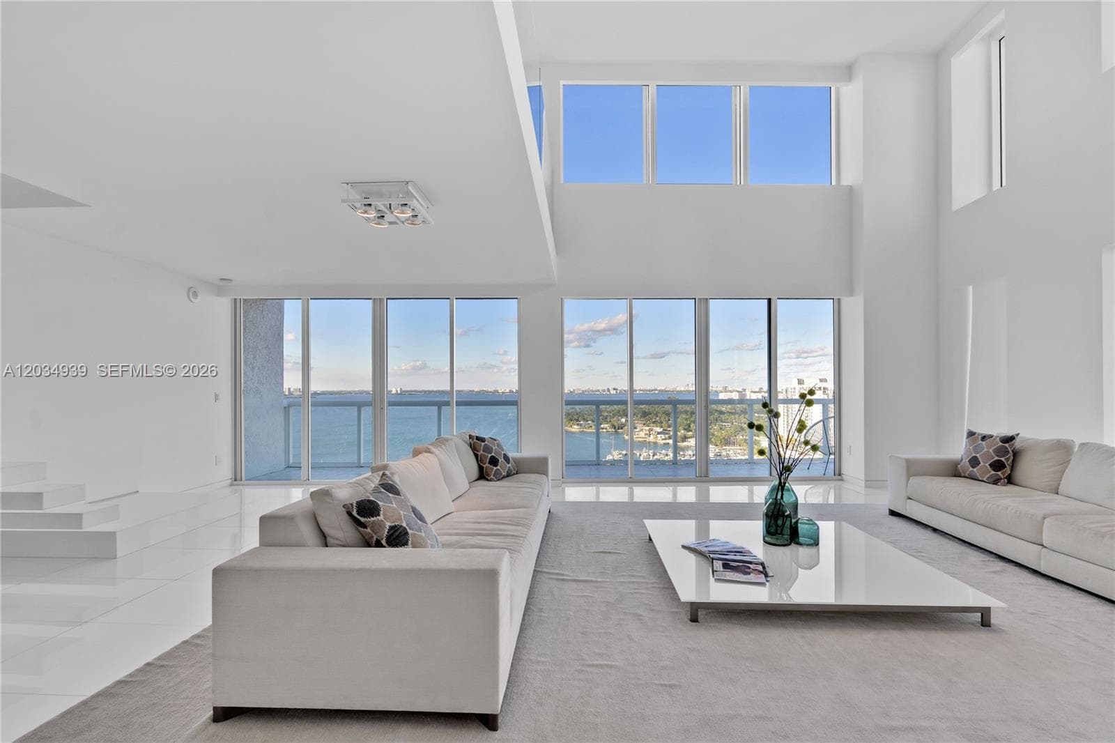 10 Venetian Way PH04 photo 15