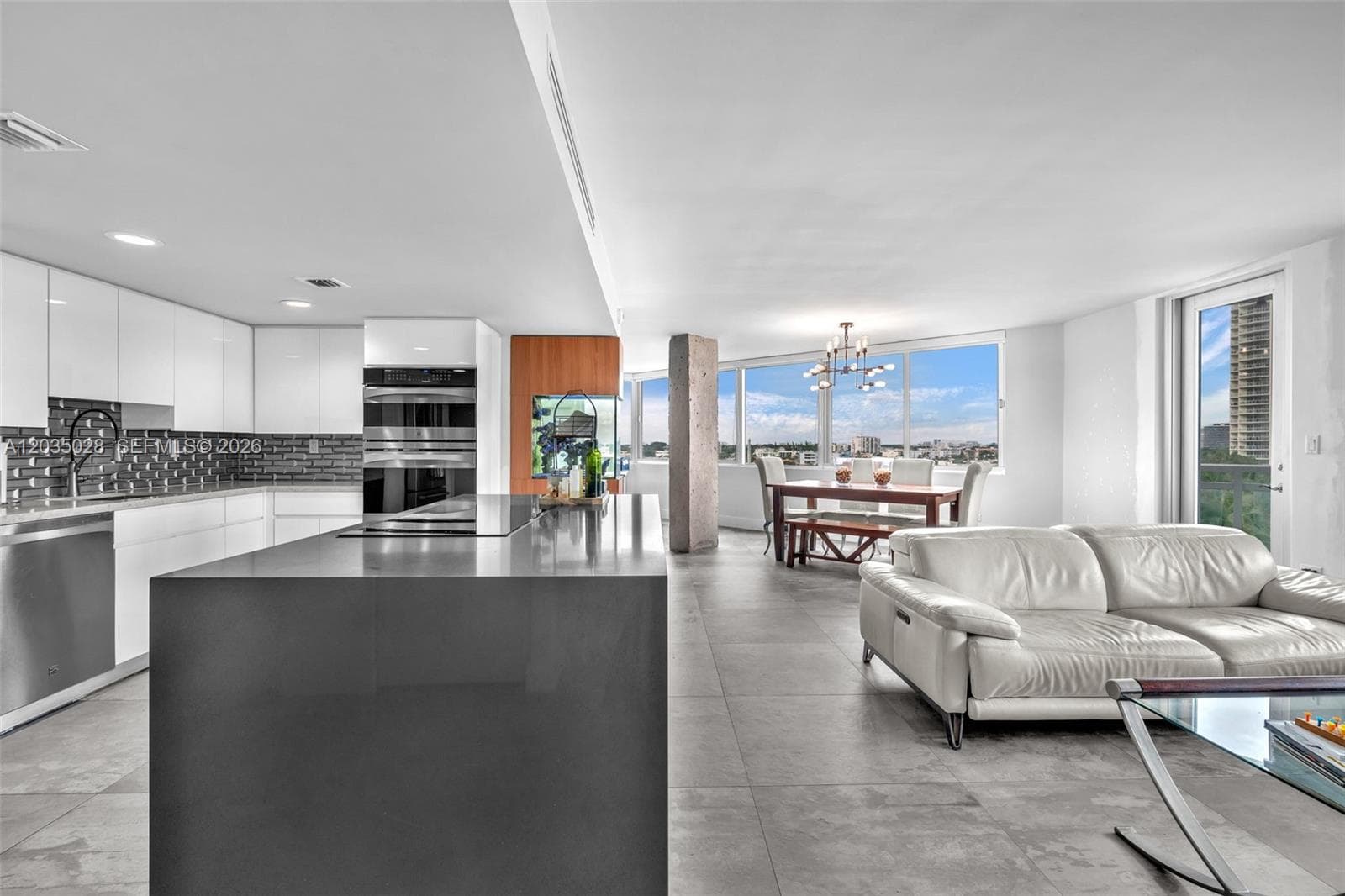 7135 Collins Ave 736 photo 2