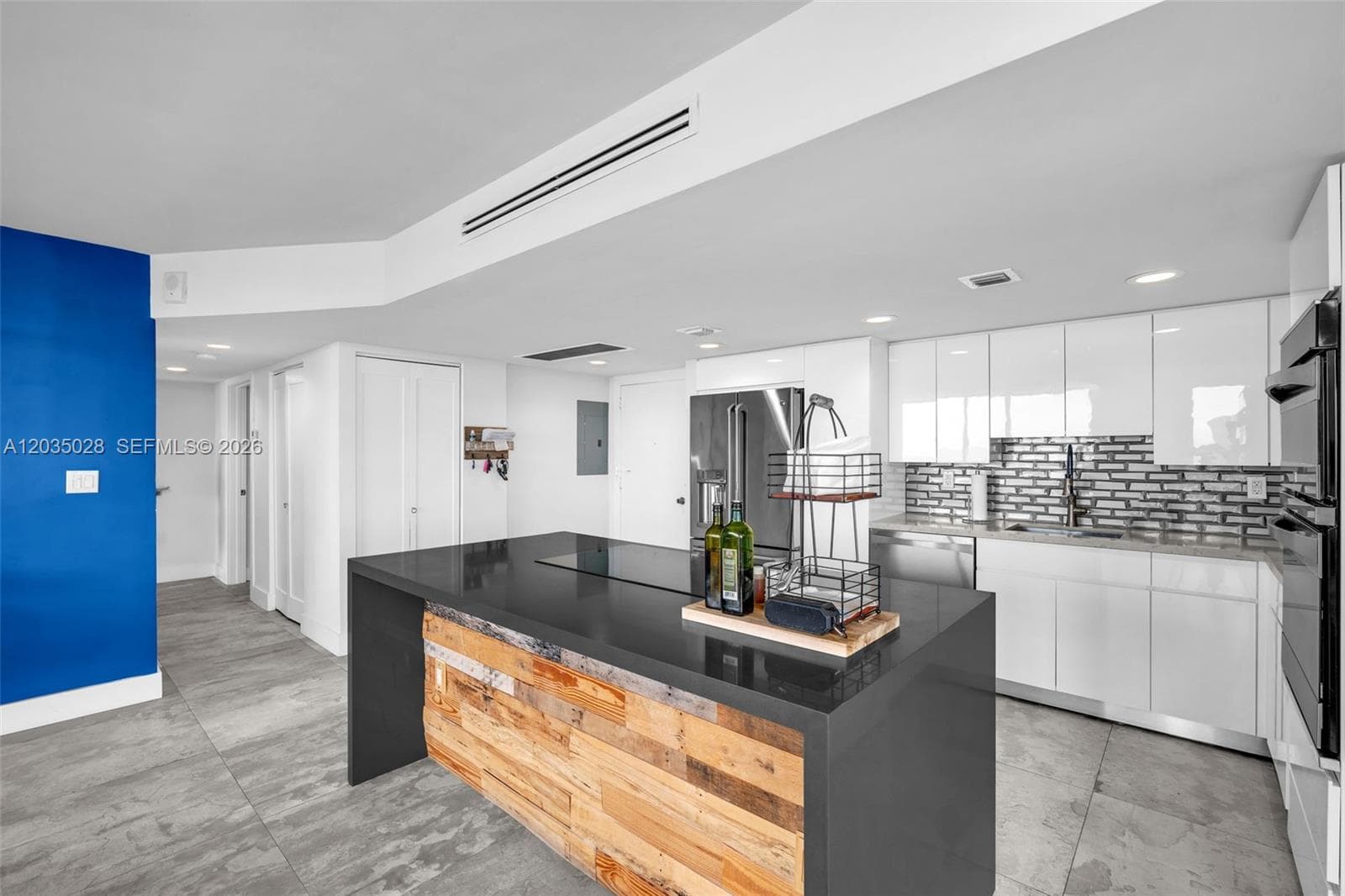 7135 Collins Ave 736 photo 6