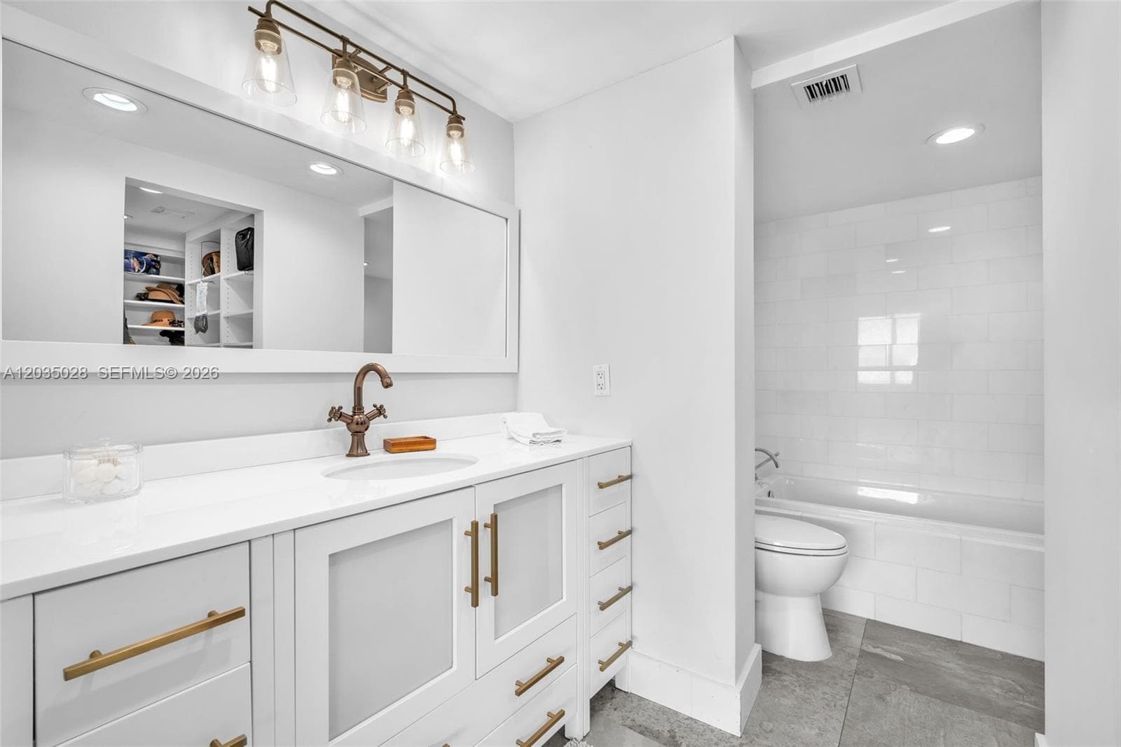 7135 Collins Ave 736 photo 18
